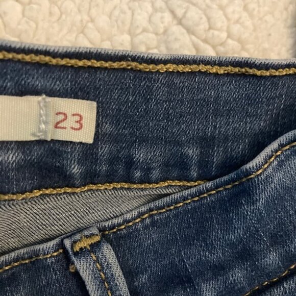 Women Levi’s Jeans/Skinny Jeans - Picture 3 of 4